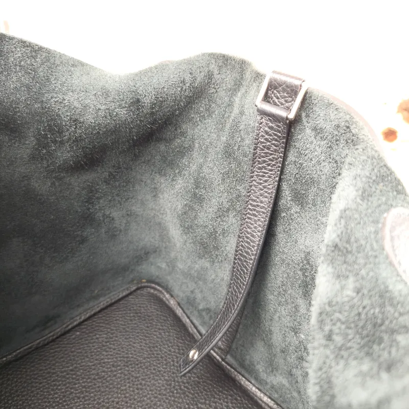 Hermès Top Handle Bag Picotin Lock 22 22 Black Taurillon Clemence TC Calfskin Medium 22 × 18 × 21 cm C — detail view 1 of 12
