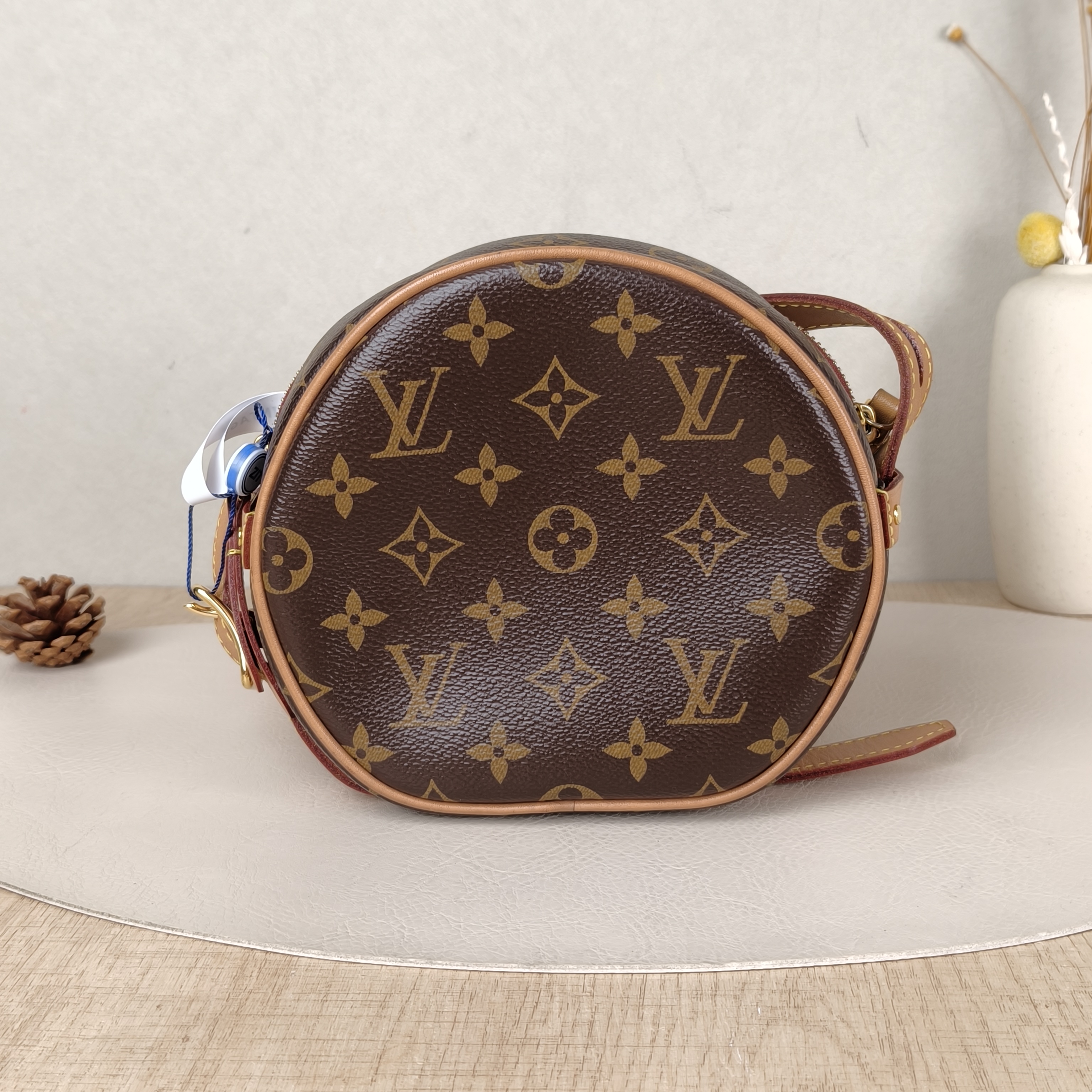 Louis Vuitton Crossbody Bag BOITE CHAPEAU SOUPLE Monogram PVC Small17 × 8 × 17 cm