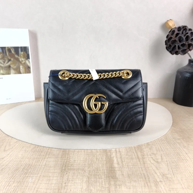 GUCCI Crossbody Bag GG Marmont Small Marmont 22 Black CC alfskin Small 22 × 6 × 13 cm