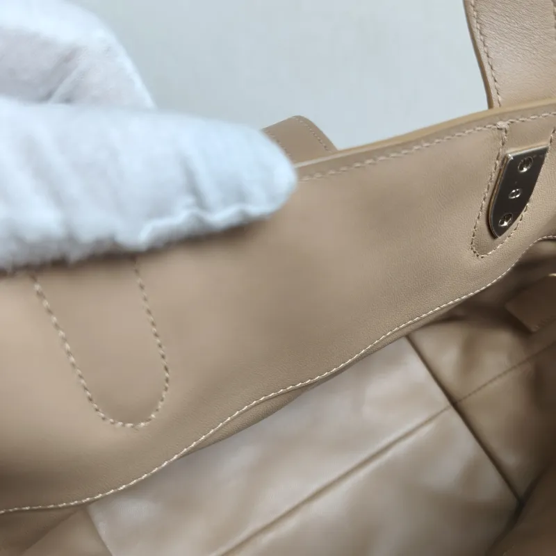 DIOR Top Handle Bag TOUJOURS Edition Brown Calfskin Small 18.5 × 12 × 18.5 cm — detail view 11 of 12