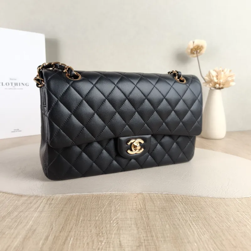 Chanel Crossbody Bag Classic Flap CF Black Lambskin Medium 25.5 × 6.5 × 15.5 cm — cover view 4 of 6