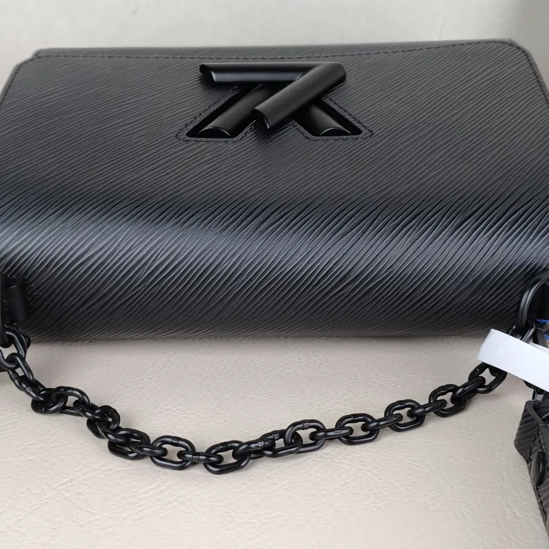 Louis Vuitton Crossbody Bag Twist Black Epi Embossed Calfskin Medium23 × 9.5 × 17 cm — detail view 11 of 12