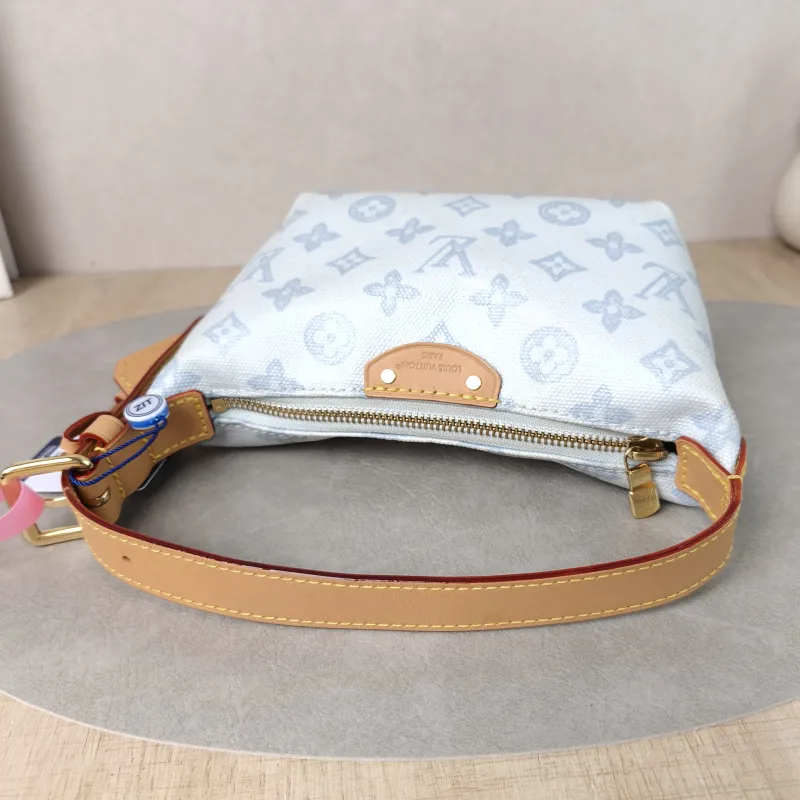 Louis Vuitton Shoulder Bag Pochette Hills Blue PVC One Size 18.5 × 6.5 × 11 cm — detail view 8 of 14