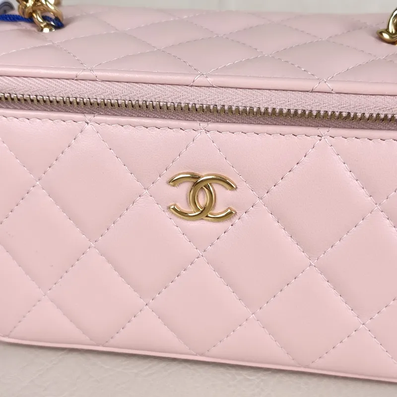 Chanel Crossbody Bag Edition Pink Lambskin 16 × 8 × 9.5 cm Microchip Edition — detail view 4 of 13