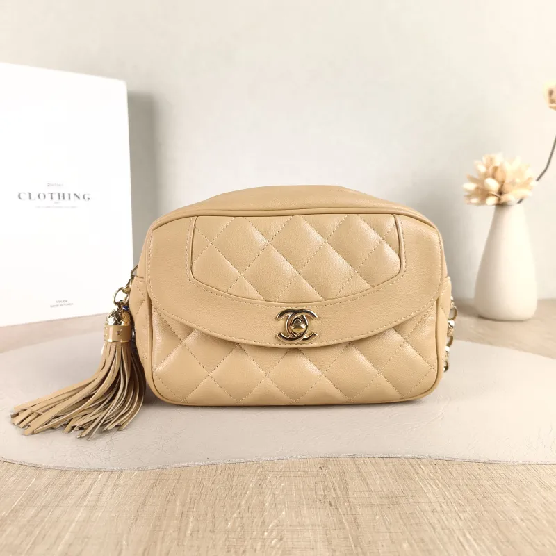 Chanel Crossbody Bag Crossbody Bag Beige Lambskin One Size19 × 8 × 13 cm