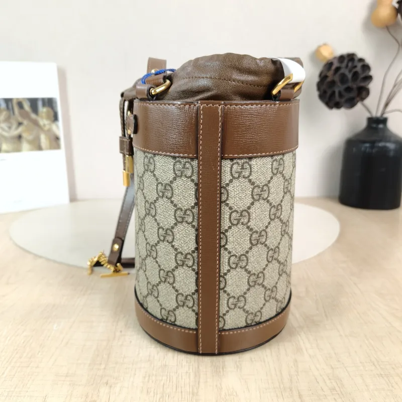 GUCCI Top Handle Bag Horsebit 1955Collection Bucket Bag White PVC Small 14 × 14 × 19 cm — detail view 8 of 10