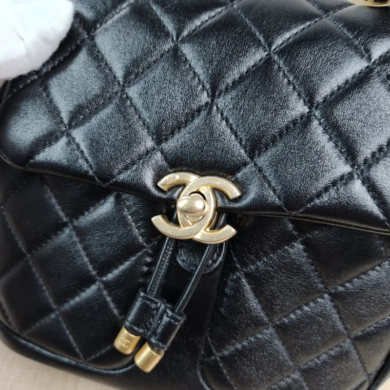 Chanel Crossbody Bag23k Backpack Black Lambskin One Size23 × 12 × 20 cm — detail view 10 of 14