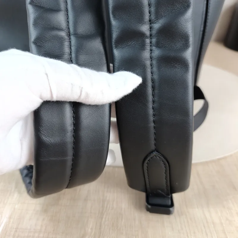 Louis Vuitton Backpack Discovery Backpack Black Calfskin Small 29 × 20 × 38 cm — detail view 10 of 12