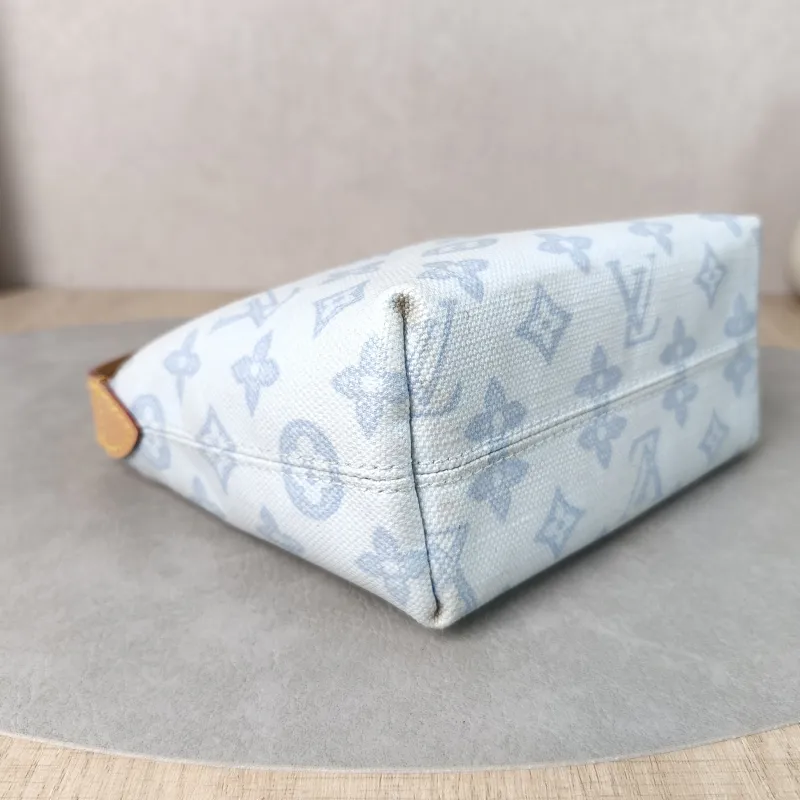 Louis Vuitton Shoulder Bag Pochette Hills Blue PVC One Size 18.5 × 6.5 × 11 cm — detail view 7 of 14