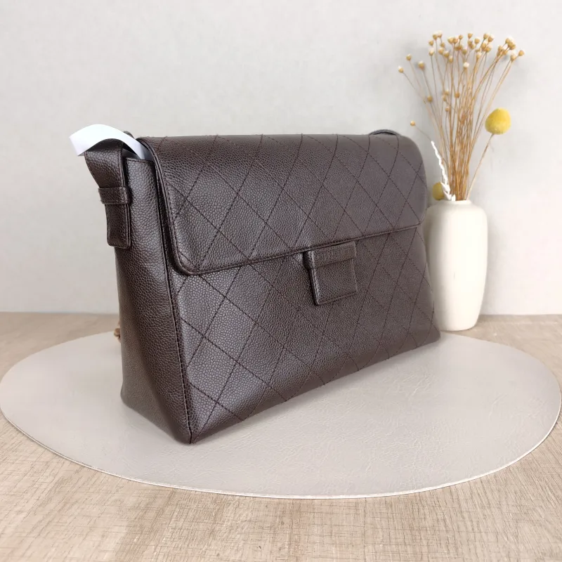 Chanel Shoulder Bag Brown Grained Calfskin One Size30 × 10 × 22 cm — cover view 5 of 5