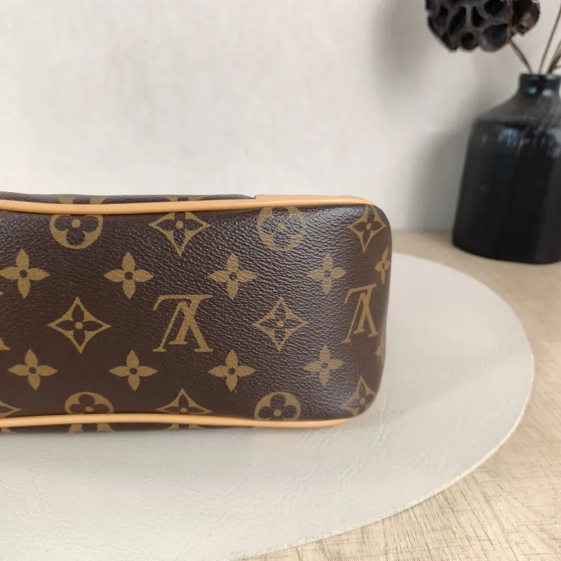Louis Vuitton Crossbody Bag Boulogne PVC Small 26 × 9.5 × 16 cm — detail view 8 of 9