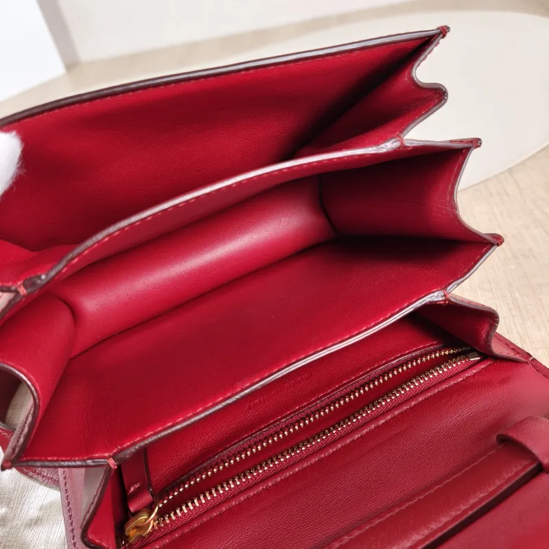 CELINE Crossbody Bag Classic Box Red Calfskin Mini 16 × 7 × 13 cm Conditioned — detail view 4 of 11