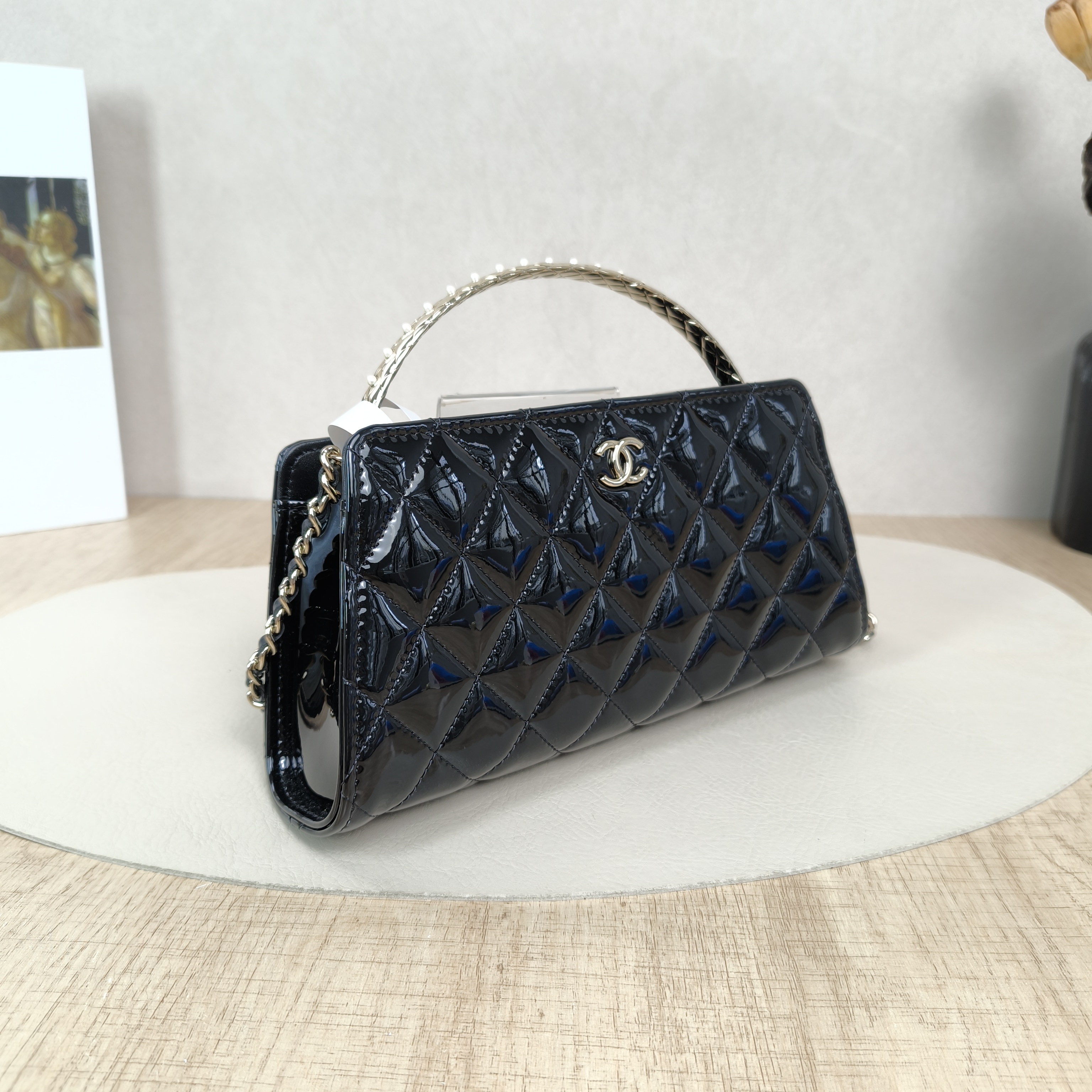 Chanel Crossbody Bag25b clutch with chain Pearl Crossbody Bag Black Patent Leather One Size21.5 × 6 × 16 cm — cover view 2 of 5