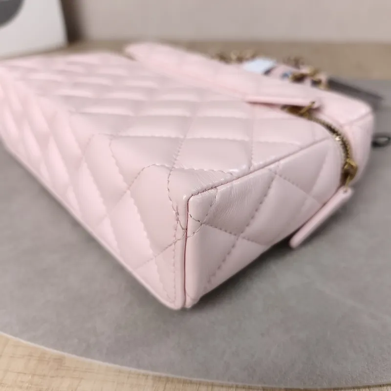 Chanel Crossbody Bag26c lp Vanity Case Bag Pink Calfskin One Size19.5 × 5 × 17 cm — detail view 17 of 19