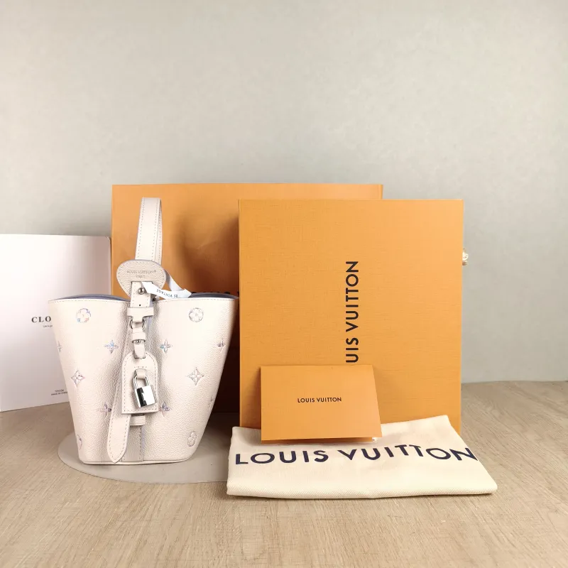 Louis Vuitton Top Handle Bag Collection White Calfskin BB 16 × 12 × 18 cm — cover view 5 of 6
