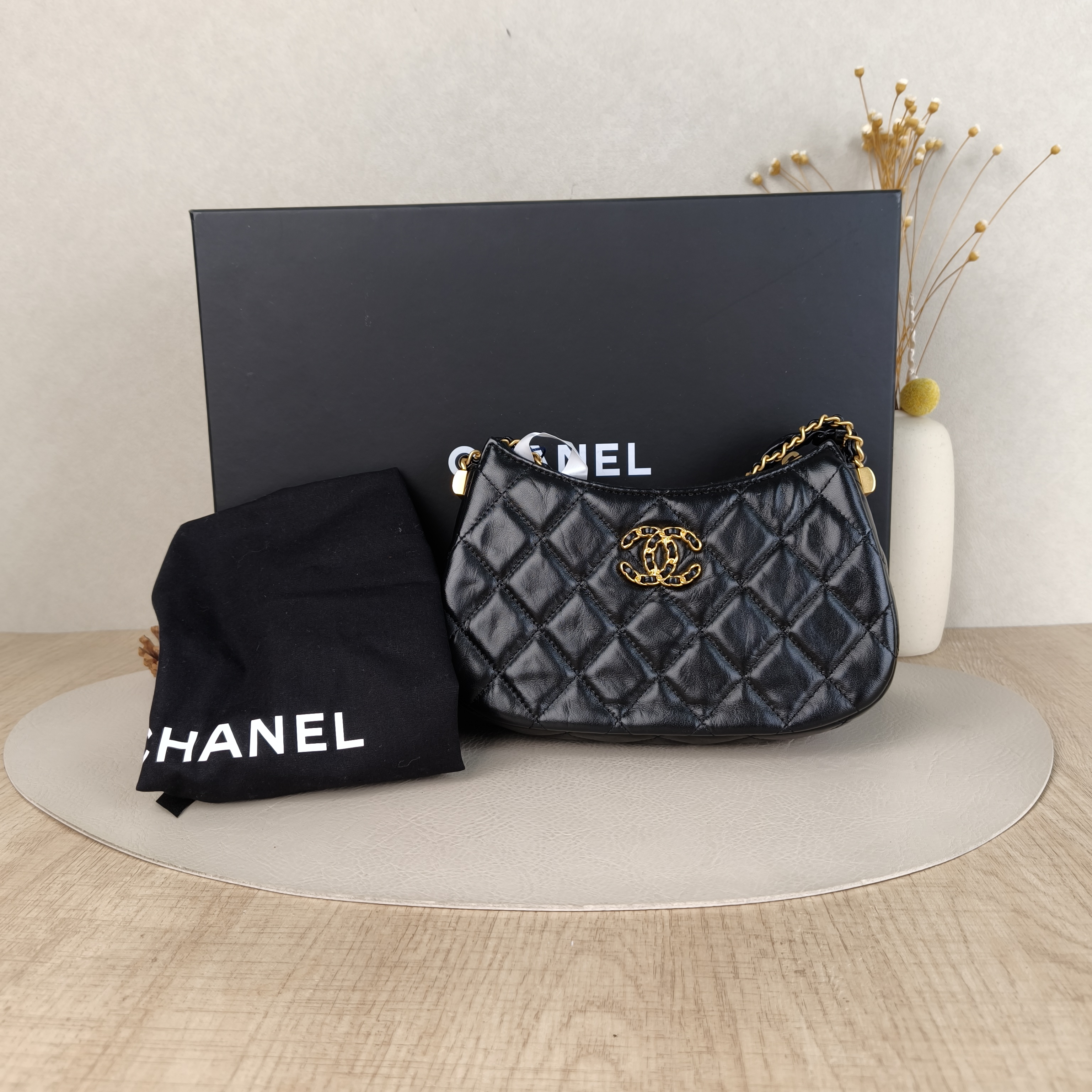 Chanel Shoulder Bag23k hobo 19Black Lambskin Small20 × 4.5 × 13 cm — cover view 5 of 6