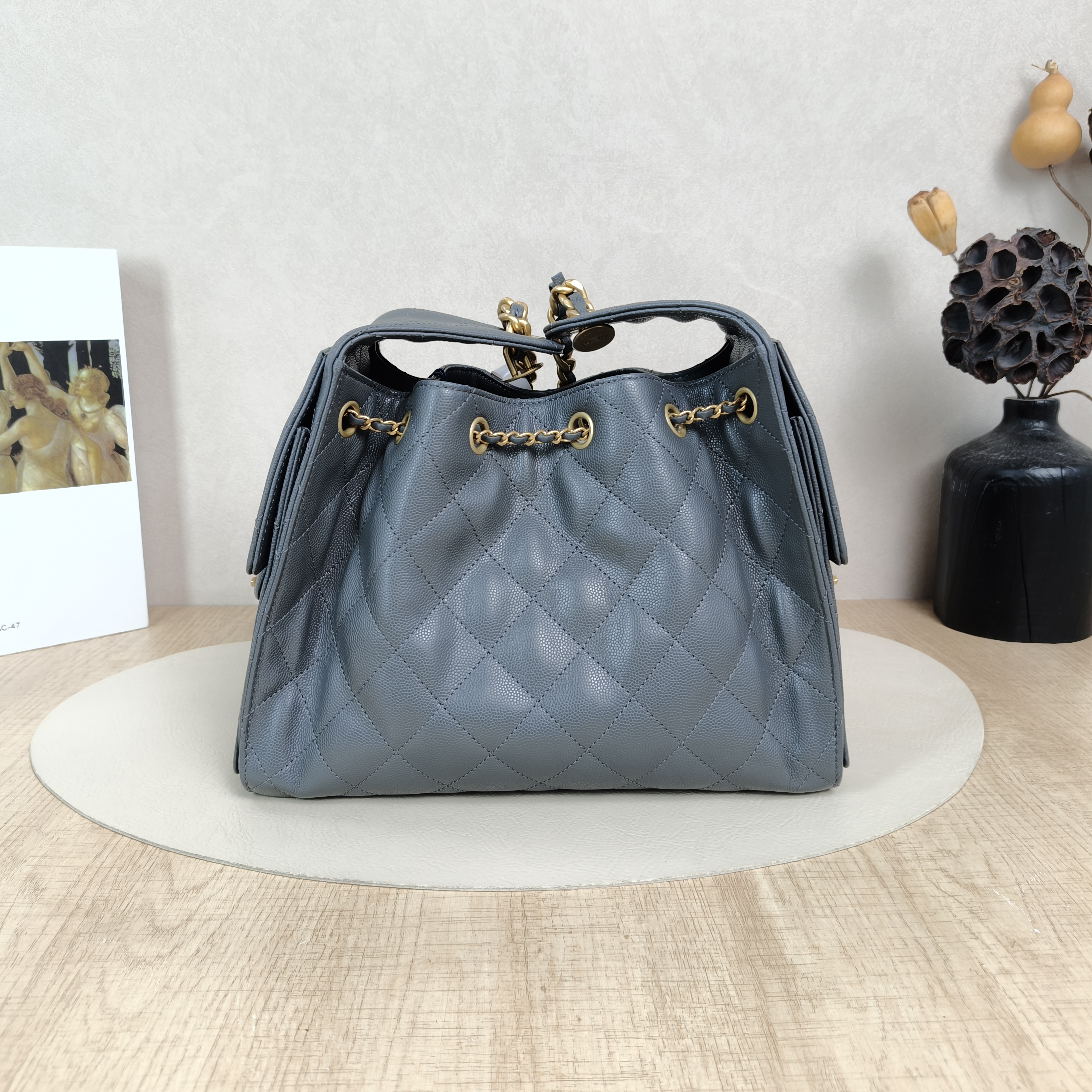 Chanel Shoulder Bag25Bag Grey Grained Calfskin Small26 × 14 × 30 cm — cover view 2 of 5