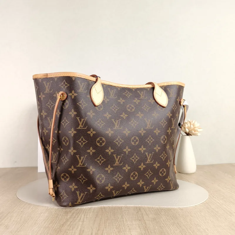 Louis Vuitton Shoulder Bag Monogram PVC Medium 31 × 14 × 28 cm — cover view 3 of 4