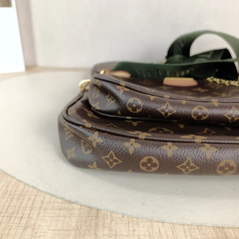 Louis Vuitton Crossbody Bag Multi Pochette Accessoires Shoulder Strap PVC Small 24 × 4 × 13.5 cm — detail view 2 of 10
