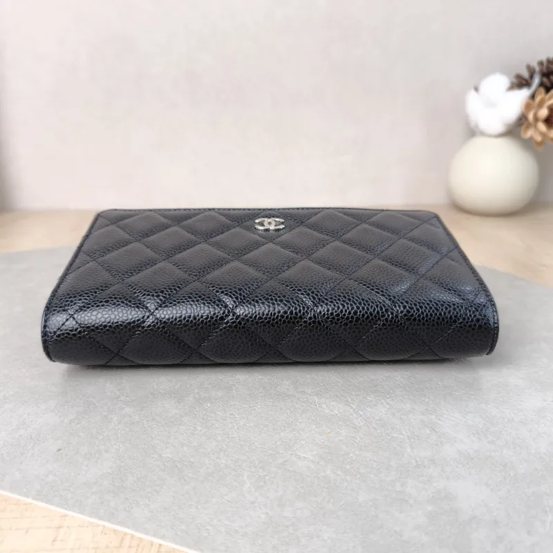 Chanel Crossbody Bag Classic Flap WOC CF WOCWOC Bag Black Grained Calfskin Mini 19.2 × 3.5 × 12.3 cm — detail view 2 of 15