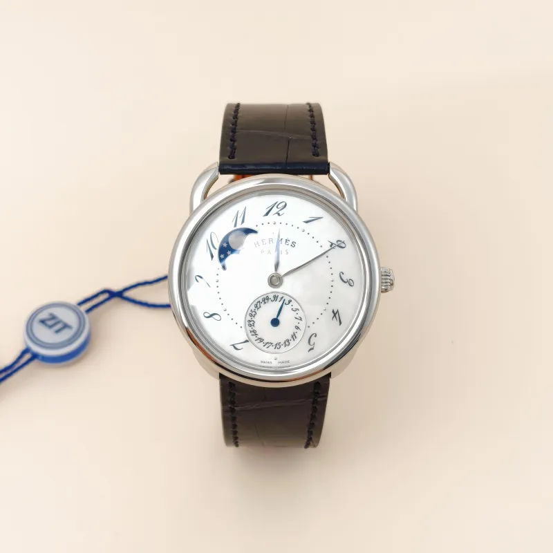 Hermès Watch arceau petite lun Collection Watch One Size 38mm Watch