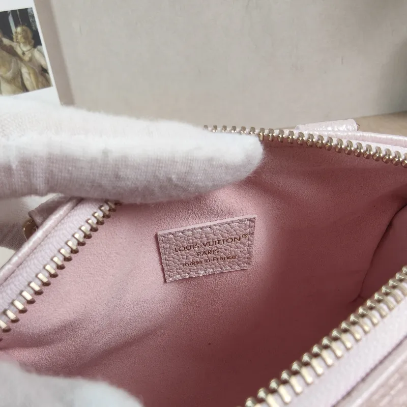 Louis Vuitton Crossbody Bag Speedy Nano Calfskin nano 16 × 7.5 × 10 cm — detail view 8 of 11