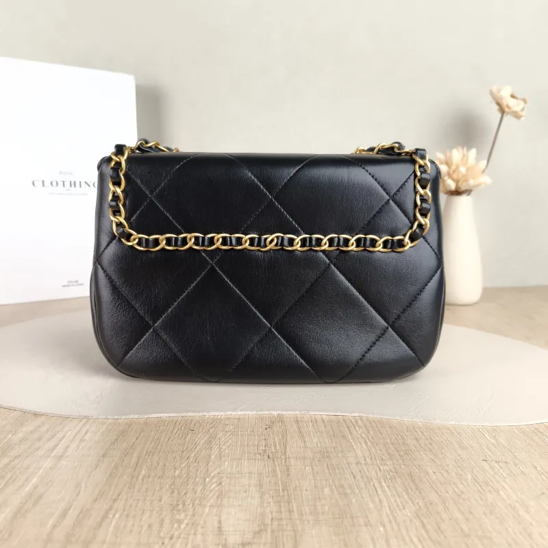 Chanel Crossbody Bag Crossbody Bag Black with Gold-Tone Hardware Lambskin One Size 24 × 6 × 15 cm — cover view 3 of 5