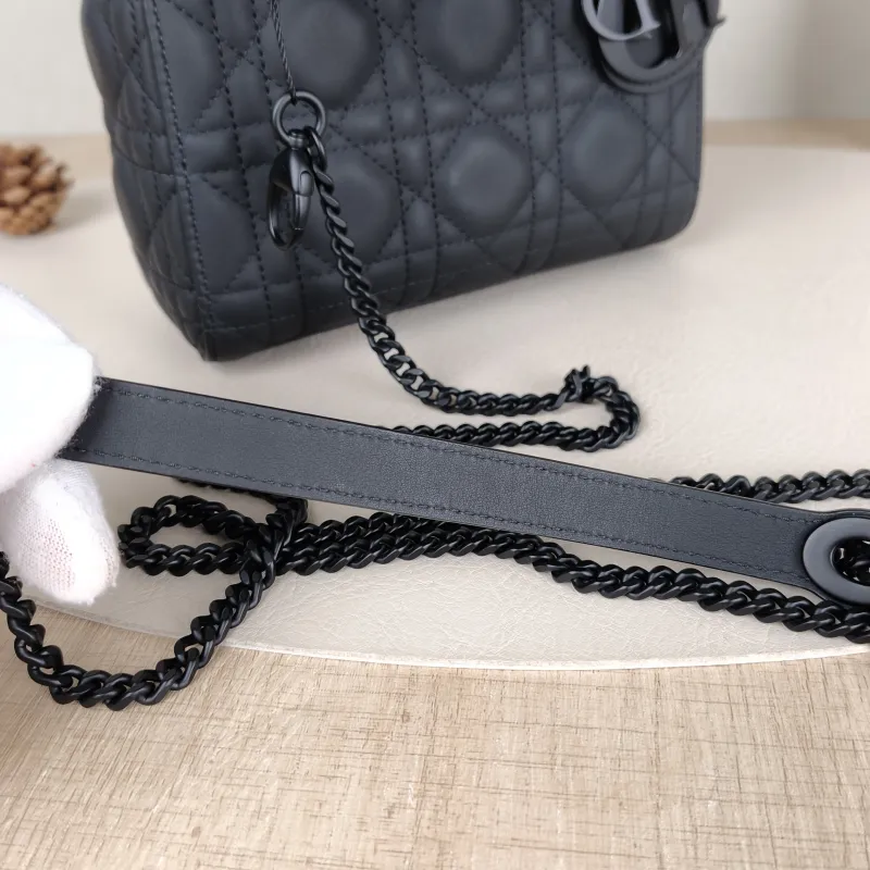 DIOR Crossbody Bag Lady Lady Dior Bag Black Lambskinmini17 × 7 × 15 cm — detail view 9 of 13