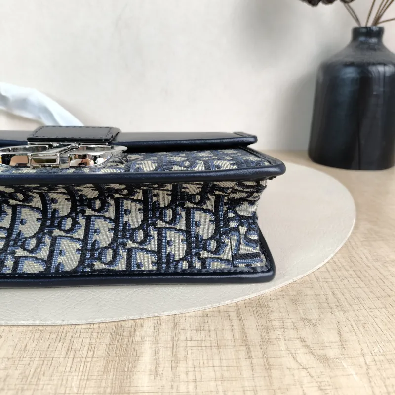 DIOR Crossbody Bag 30Montaigne 30 Blue Calfskin，Canvas Medium 25 × 9 × 16.5 cm — detail view 1 of 14