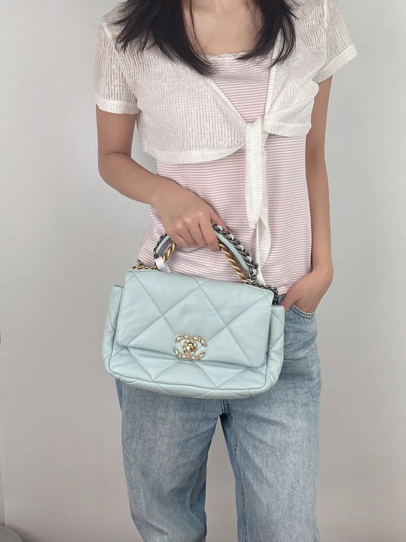 Chanel Crossbody Bag19Bag Blue SL ambskin Small26 × 9 × 16 cm — on-model view 1 of 3