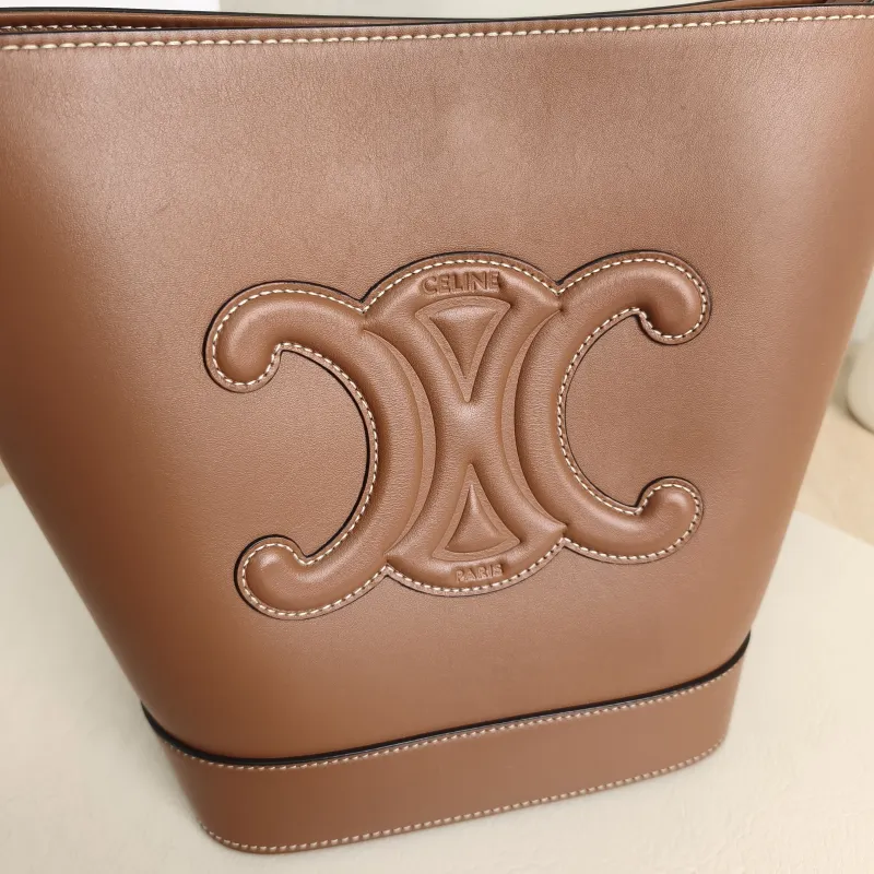 CELINE Shoulder Bag BUCKET TRIOMPHE Bucket Bag Calfskin Small17 × 10 × 22 cm — detail view 1 of 9