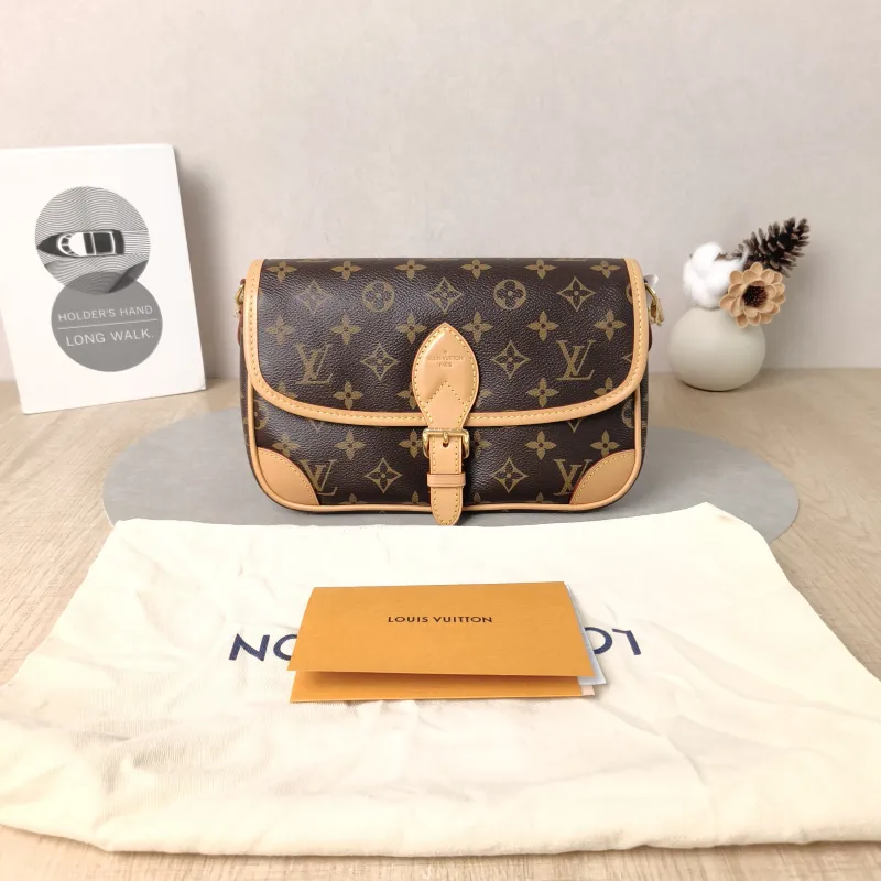 Louis Vuitton Crossbody Bag Diane Baguette Bag Shoulder Strap PVC Small24 × 9 × 15 cm — cover view 6 of 6