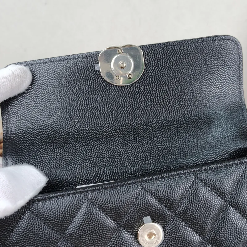 Chanel Crossbody Bag kelly Black Grained Calfskin One Size 18 × 4.5 × 10 cm — detail view 7 of 14
