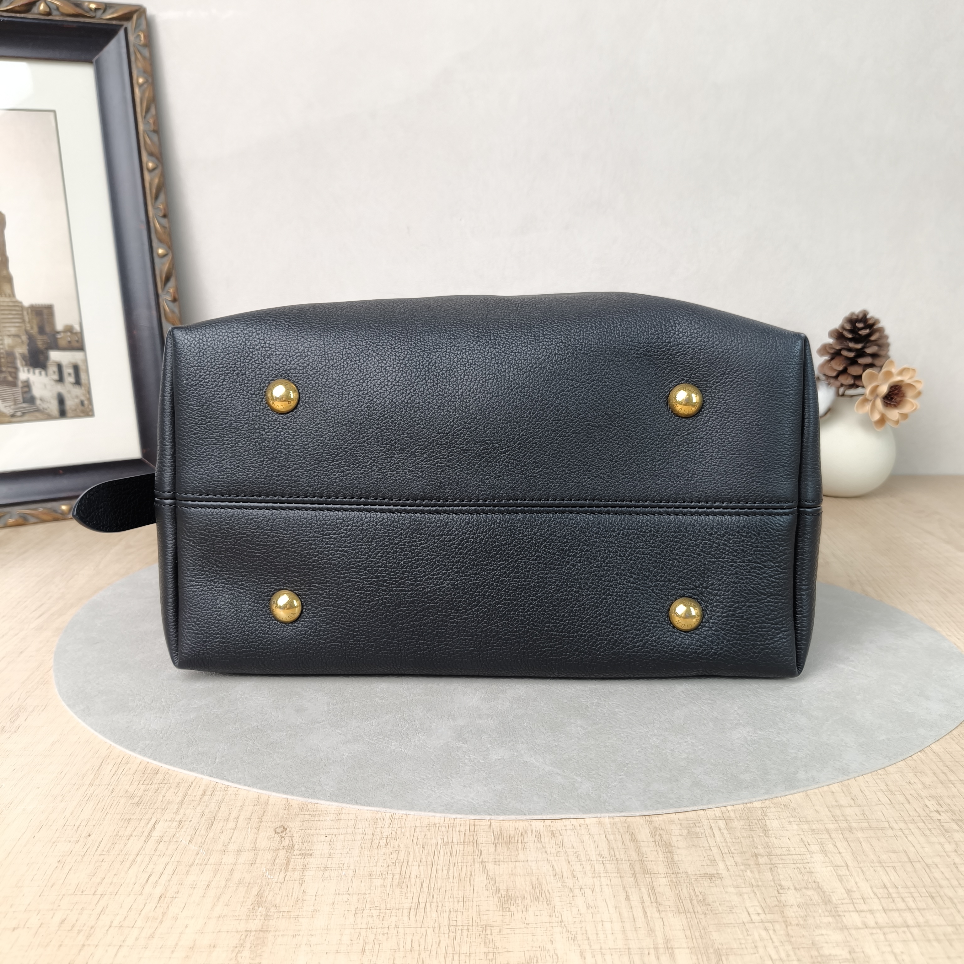 Louis Vuitton Shoulder Bag Low Key Hobo Shoulder Bag Black Calfskin Medium31 × 18 × 35 cm — cover view 5 of 6