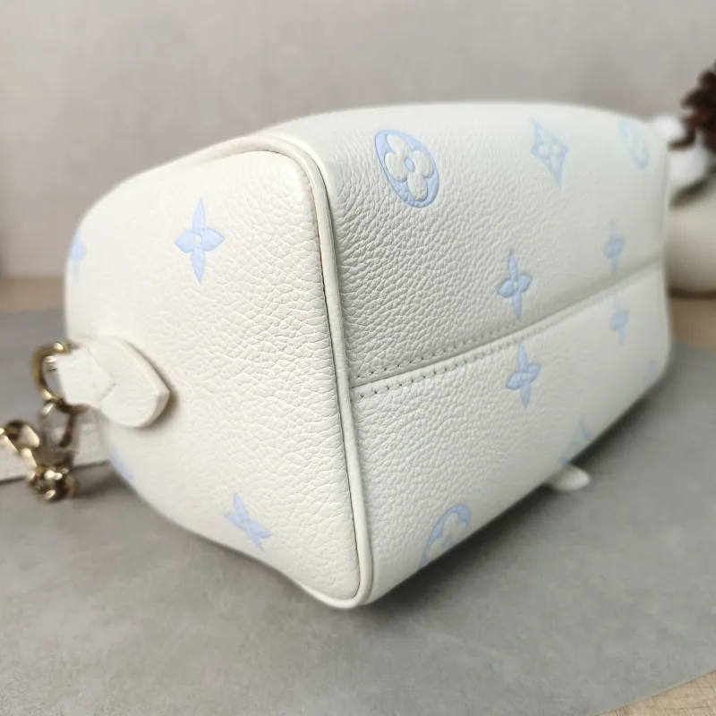Louis Vuitton Crossbody Bag Speedy20 White · Blue Calfskin One Size20.5 × 12 × 13.5 cm — detail view 1 of 15