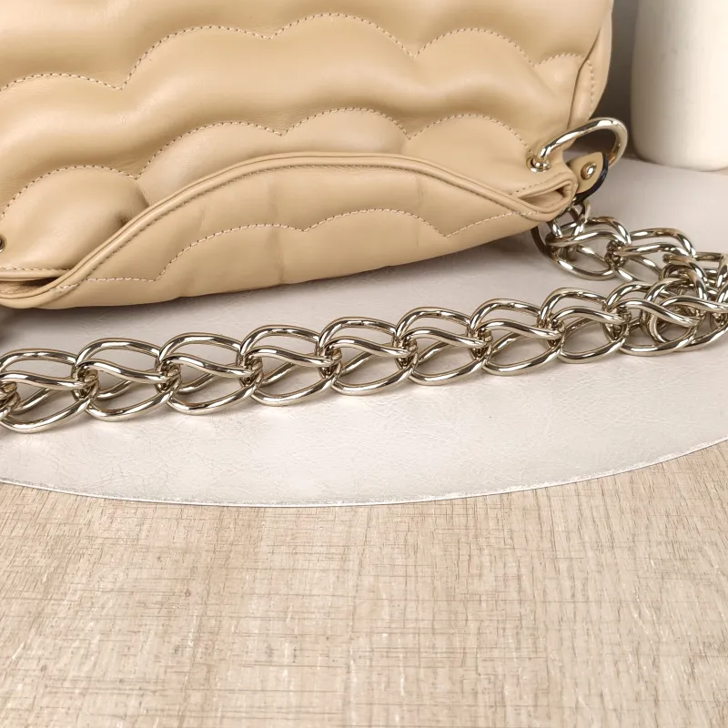 Chloé Shoulder Bag Shoulder Bag Taupe Calfskin One Size 31 × 17 × 14 cm — detail view 5 of 9