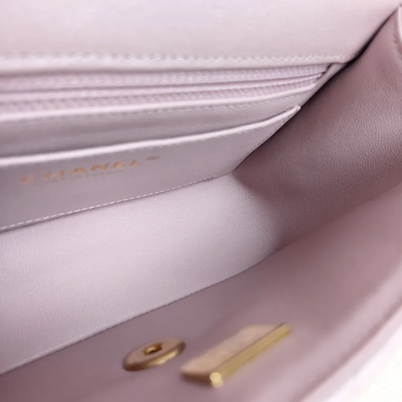 Chanel Crossbody Bag Pearl Lambskin One Size19.5 × 7.5 × 14.5 cm — detail view 3 of 14