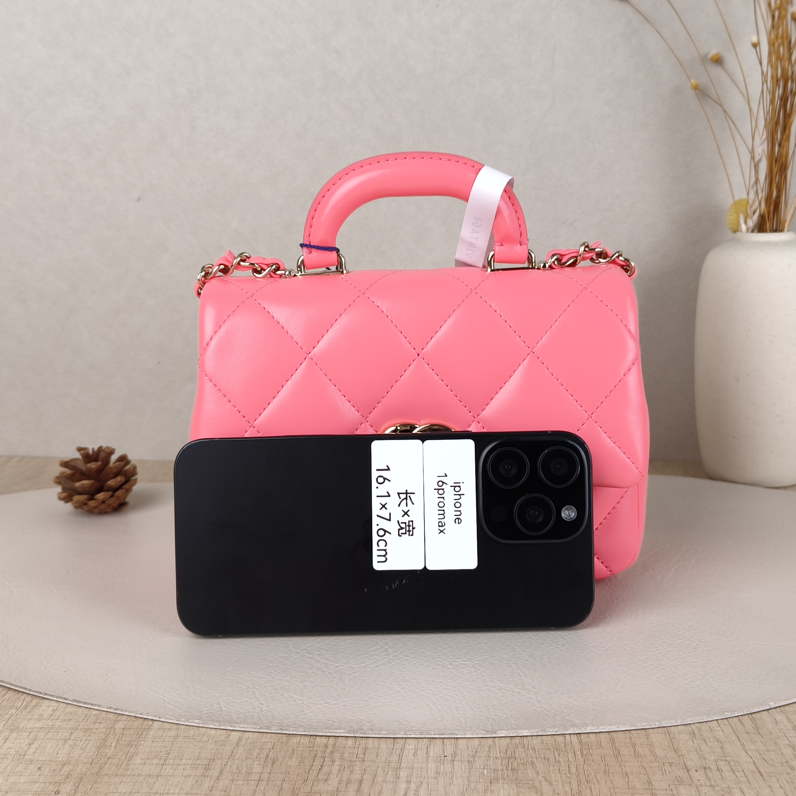 Chanel Crossbody Bag Edition Red Lambskin 19 × 6.5 × 13.5 cm — cover view 5 of 6