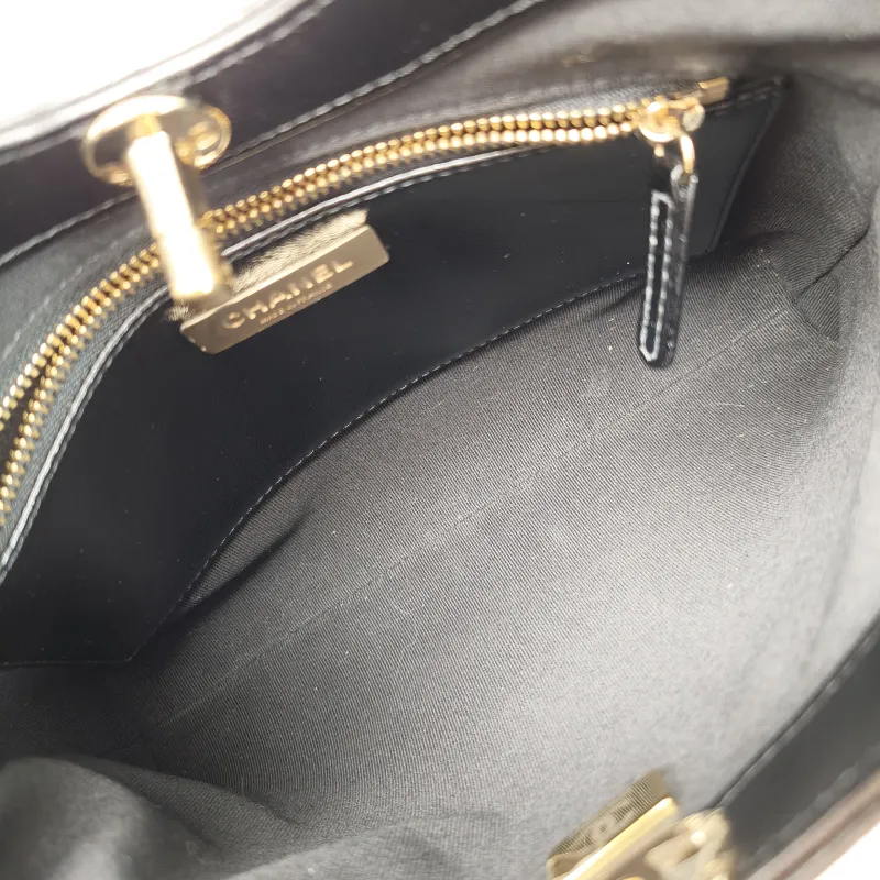 Chanel Crossbody Bag31Bag Black Waxed Leathermini23 × 5.5 × 22 cm — detail view 3 of 15