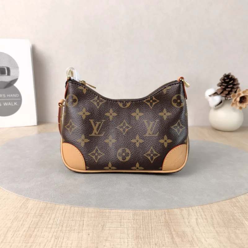 Louis Vuitton Crossbody Bag Boulogne PV Cnano19 × 8 × 13 cm