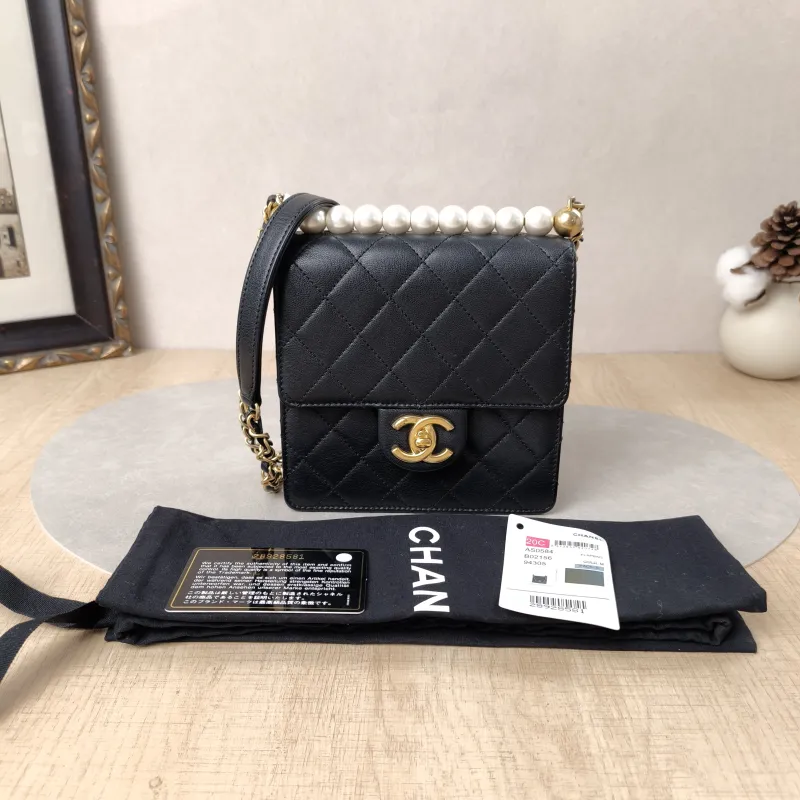 Chanel Crossbody Bag Crossbody Bag Black Calfskin15.5 × 5 × 15 cm — detail view 11 of 20