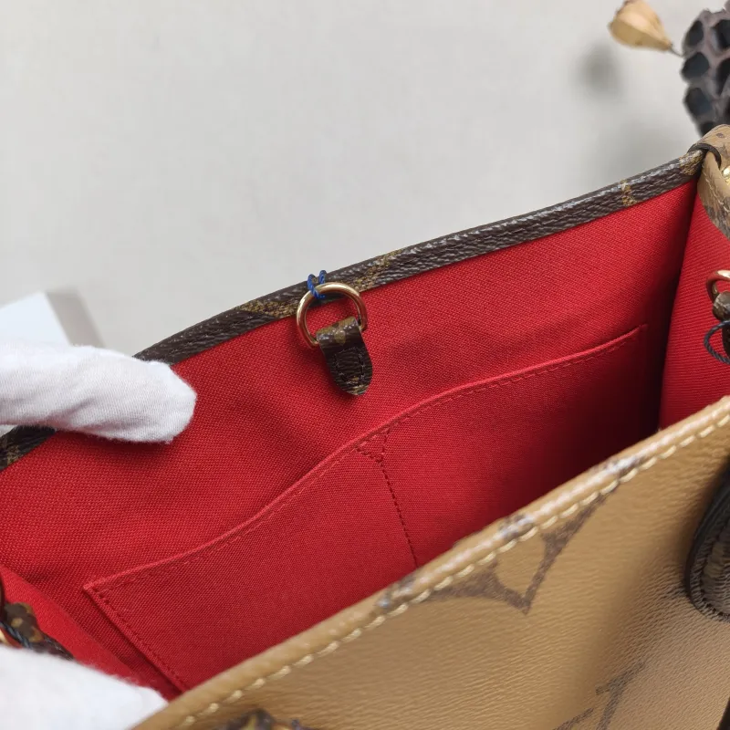 Louis Vuitton Shoulder Bag Onthego Monogram PVC Small25 × 11.5 × 19 cm — detail view 3 of 12