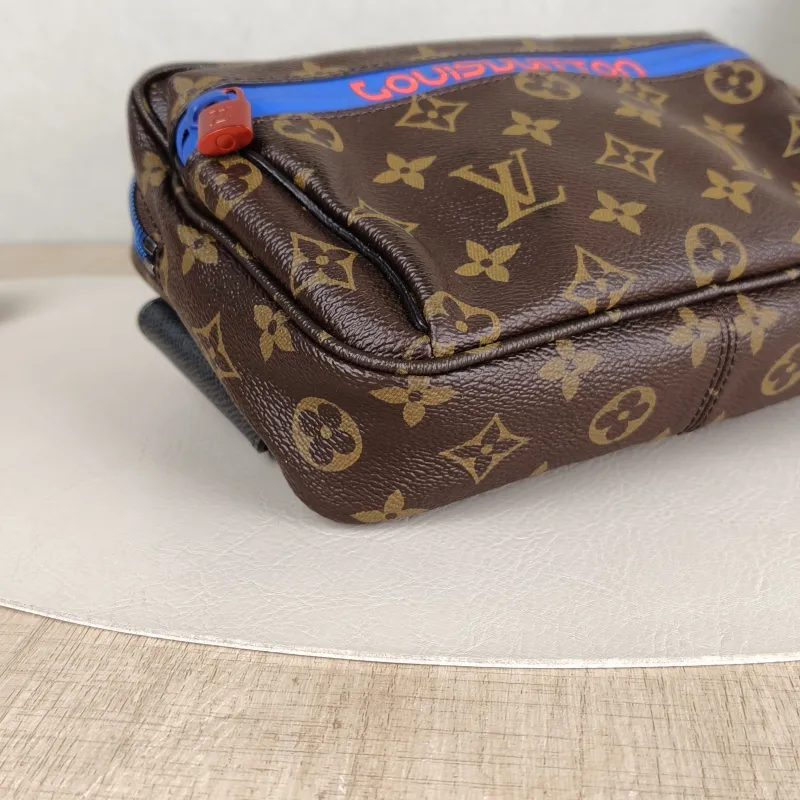 Louis Vuitton Belt Bag Shoulder Bag Monogram PVC One Size22 × 5 × 16 cm — detail view 6 of 12