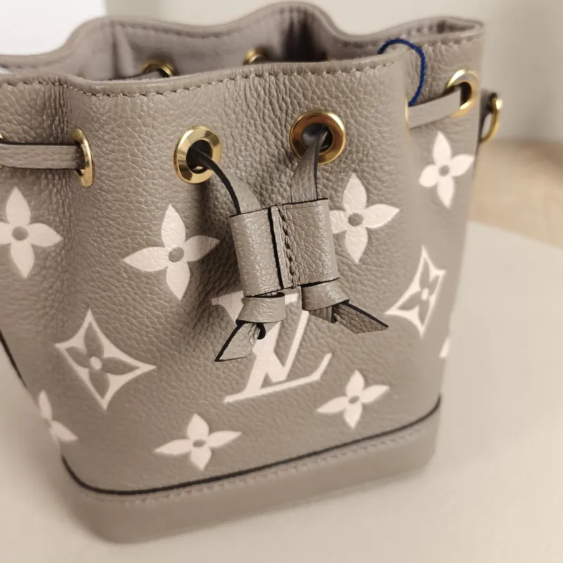 Louis Vuitton Crossbody Bag NANO NOÉ Bucket Bag Nano · White Empreinte Embossed Calfskin nano 13 × 10 × 16 cm — detail view 2 of 10