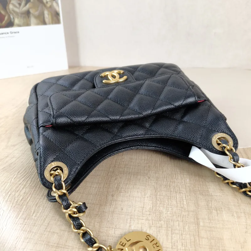 Chanel Crossbody Bag HOBO Black Grained Calfskin Small 19 × 6 × 17 cm — detail view 3 of 10