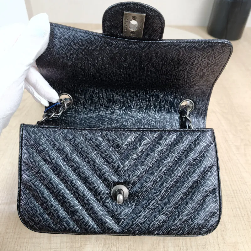 Chanel Crossbody Bag Classic Flap Large Mini CF Mini Black V Grained Calfskin mini20 × 6 × 12 cm — detail view 11 of 14