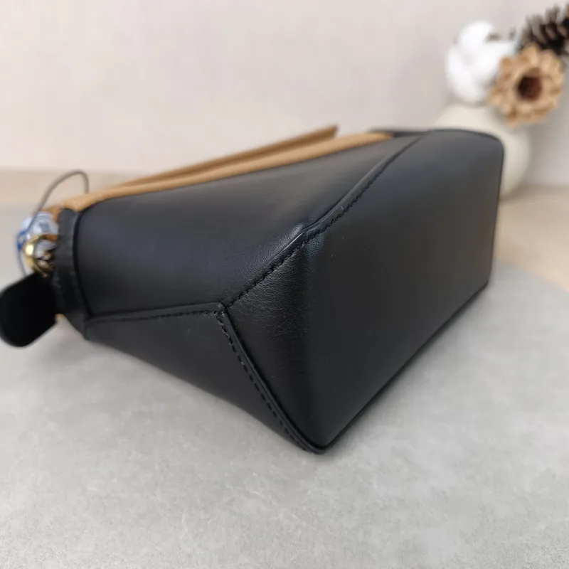 LOEWE Crossbody Bag Puzzle Black Brown Calfskin Mini 18 × 8 × 12.5 cm — detail view 1 of 11