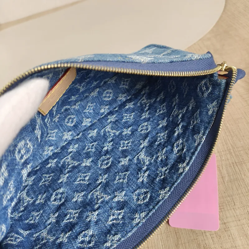 Louis Vuitton Shoulder Bag Pochette Accessories Cargo One Size 23.5 × 3 × 14 cm — detail view 10 of 11