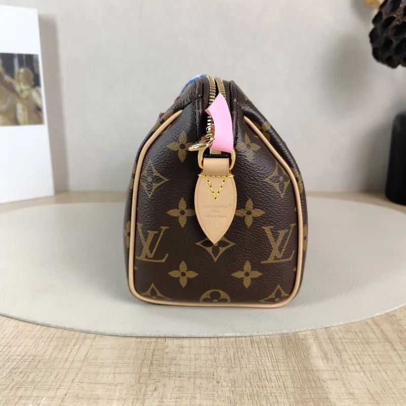 Louis Vuitton Crossbody Bag Speedy20 Shoulder Strap PVC Small 20.5 × 12 × 13.5 cm — detail view 4 of 13