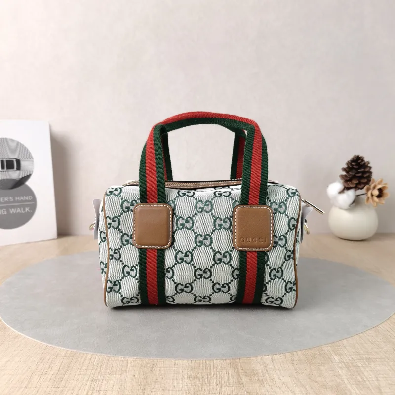 GUCCI Crossbody Bag GG Collection Green Canvasmini20 × 13 × 13 cm